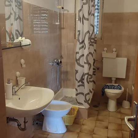 5 Srca Apartment *