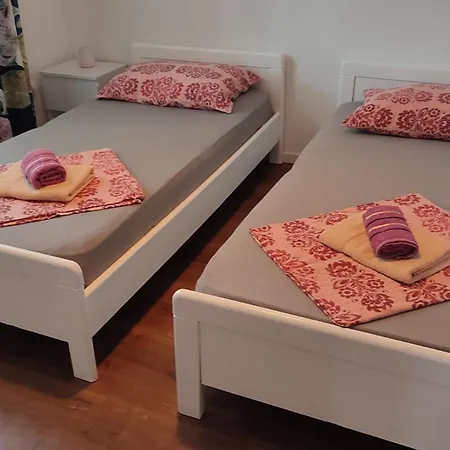 5 Srca Apartment
