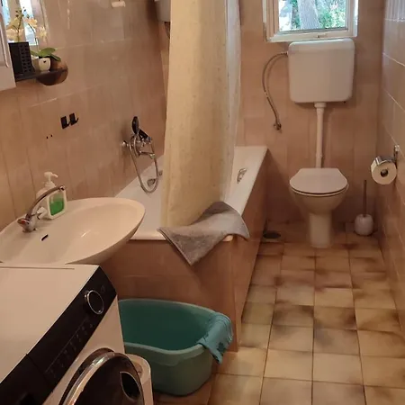 5 Srca 아파트 Stanici